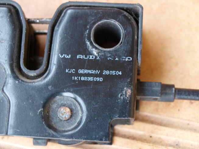 VW Golf 5 Touran zamek maski 2003 - 2010r