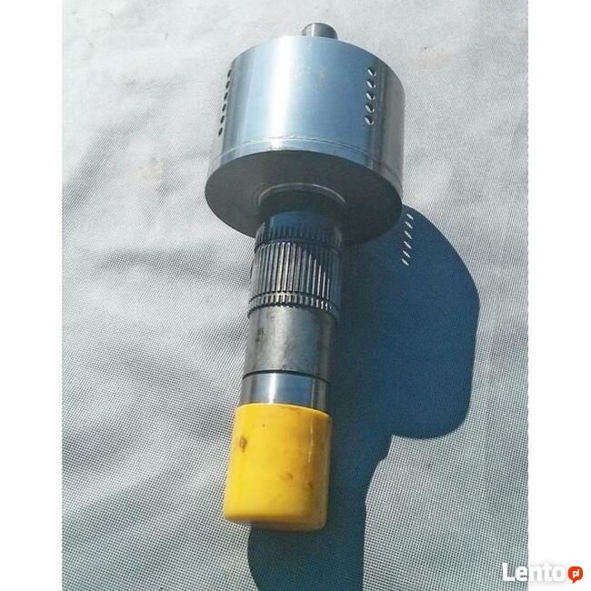 Wał do skrzyni biegów CNH 85823851 Case 305729A1