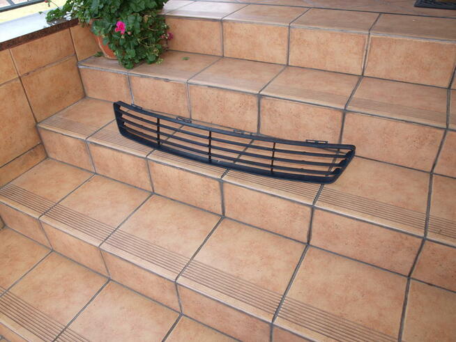 Ford Fiesta kratka zderzaka przedniego 2002 - 2005r