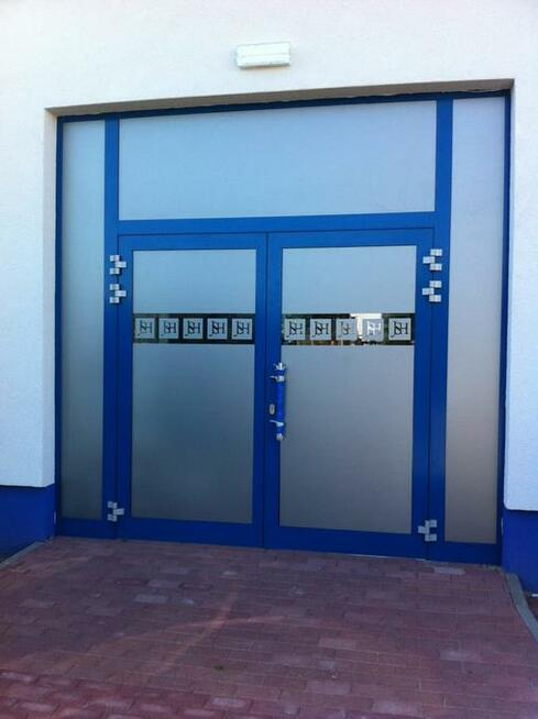 oklejanie witryn sklepowych- reklama zewnętrzna