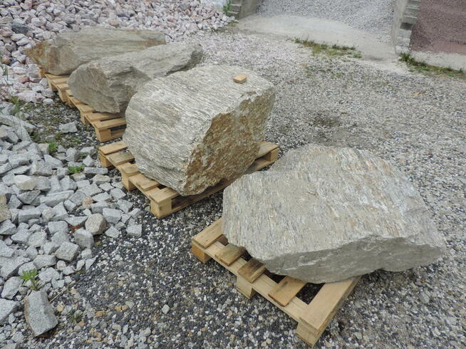 KORA KAMIENNA DUŻY KAMIEŃ GŁAZ BRYŁA MONOLIT SZPILKA