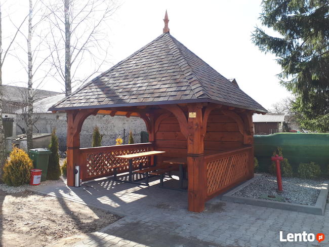 Ozdobna altana 4x4 + gonty OwensCorning + balustrady altanka