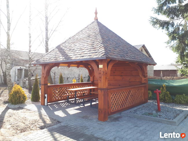 Ozdobna altana 4x4 + gonty OwensCorning + balustrady altanka