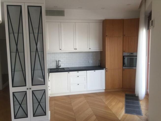 Warszawa, Śródmieście, Piękna 13, Rezydencja Piękna Nova,