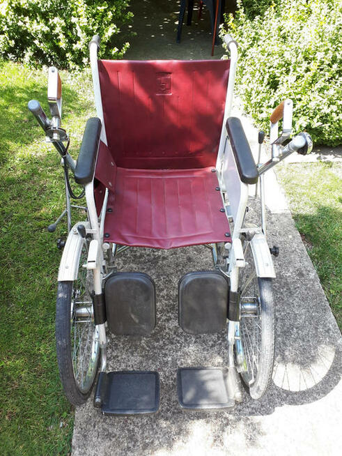 WOZEK INWALIDZKI FASO Z NAPEDEM RECZNYM / DZWIGNIOWYM