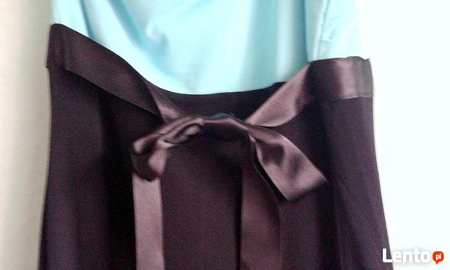 Tiulowa sukienka na jedno ramię