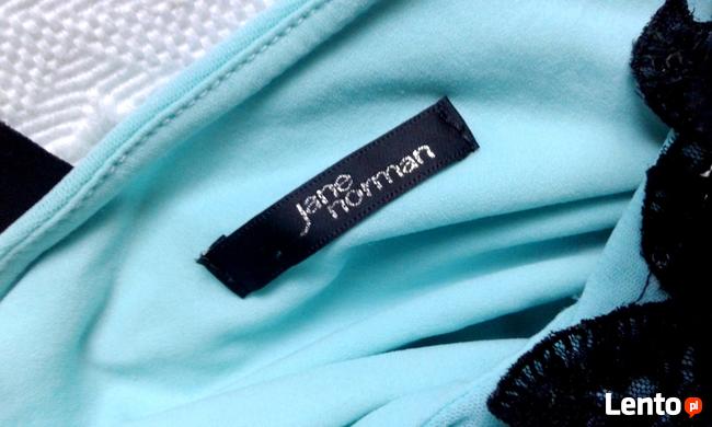 Tiulowa sukienka na jedno ramię