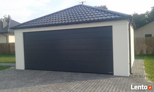 Garaż czterospadowy - blaszany - tynkowany