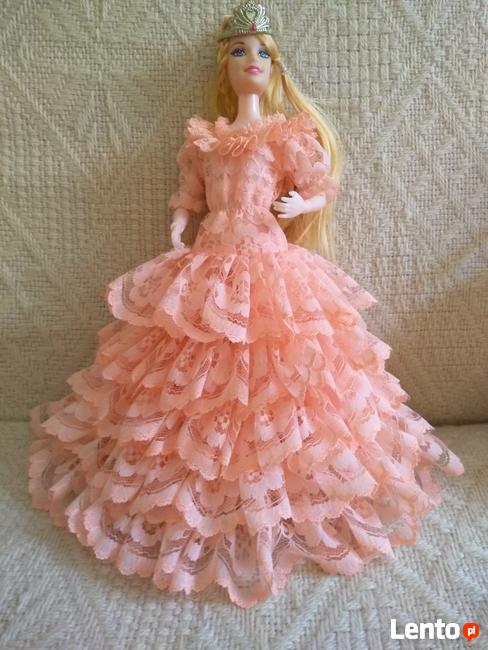 ubranko dla lalki typu Barbi