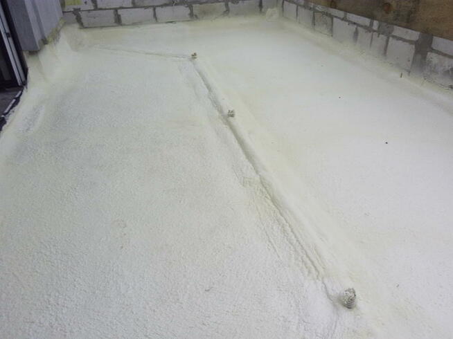 ocieplanie pianą poliuretanową, izolacje natryskowe