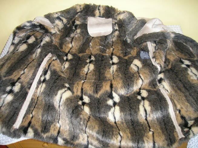 kożuszek- futerko 40-42 nowy, gruby szal