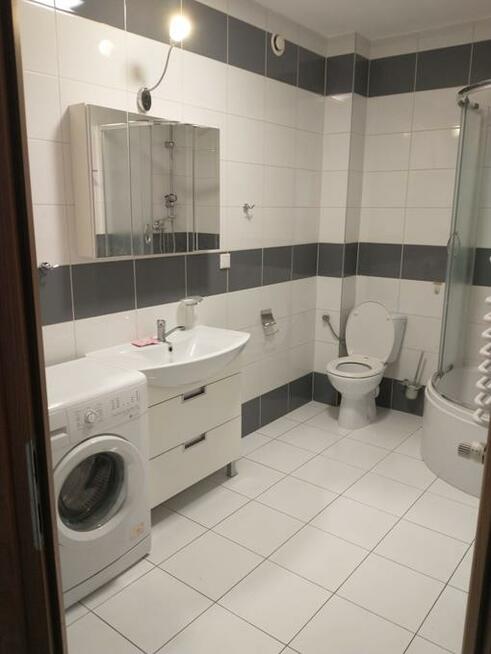 Pokoje na strzeżonym osiedlu z monitoringiem