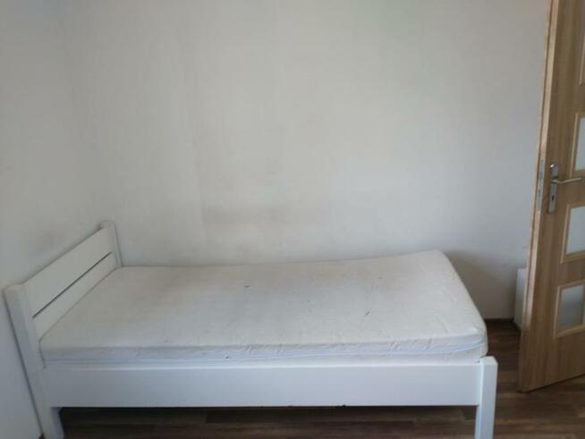 Pokoje na strzeżonym osiedlu z monitoringiem