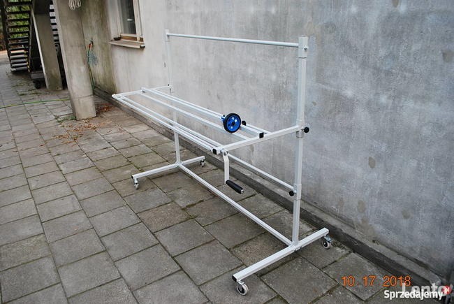 Przewijarka nawijarka ręczna do materiału w rolkach