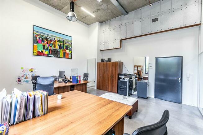 Lokal usługowy z najemcą