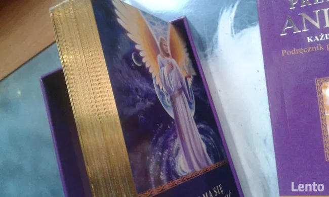 Tarot, runy, horoskop, magia, znaki zodiaku- książki i karty