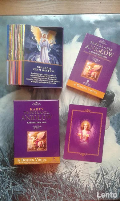 Tarot, runy, horoskop, magia, znaki zodiaku- książki i karty