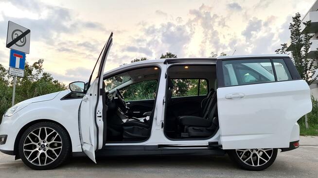 Wynajem FORD C-max TANIO Wrocław Diesel RENT A CAR wypozycza
