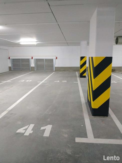 Podwójne miejsce postojowe w Soft Lofty Legnicka + 2 piloty