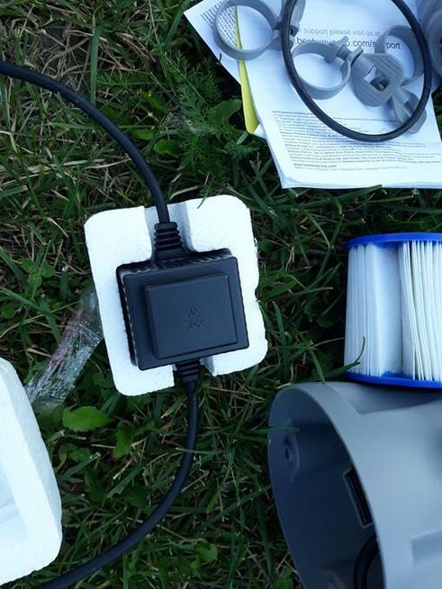 Pompa do basenu 58381 używana bezpieczna 12V 1249L Bestway