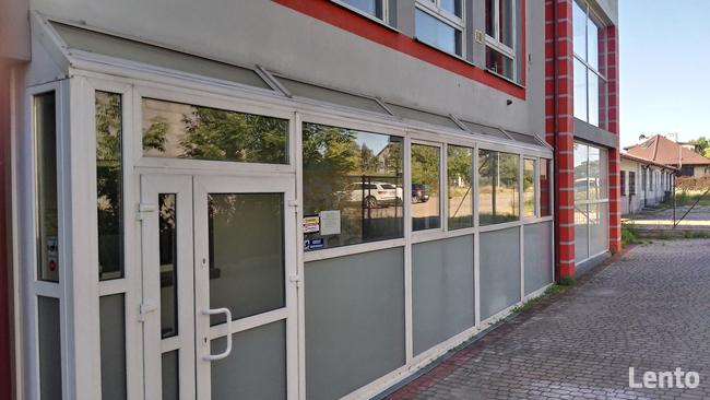 Ścianki z PCV z oknami i drzwi PCV 98