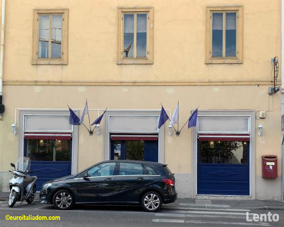 Nowoczesna restauracja we Włoszech w Toskanii we Florencji.