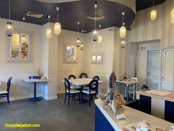 Nowoczesna restauracja we Włoszech w Toskanii we Florencji.