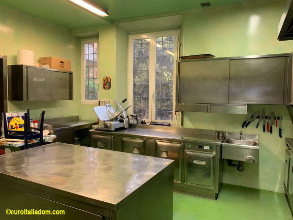 Nowoczesna restauracja we Włoszech w Toskanii we Florencji.