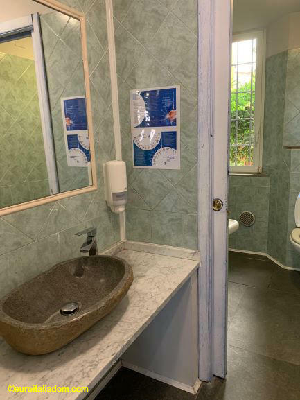 Nowoczesna restauracja we Włoszech w Toskanii we Florencji.