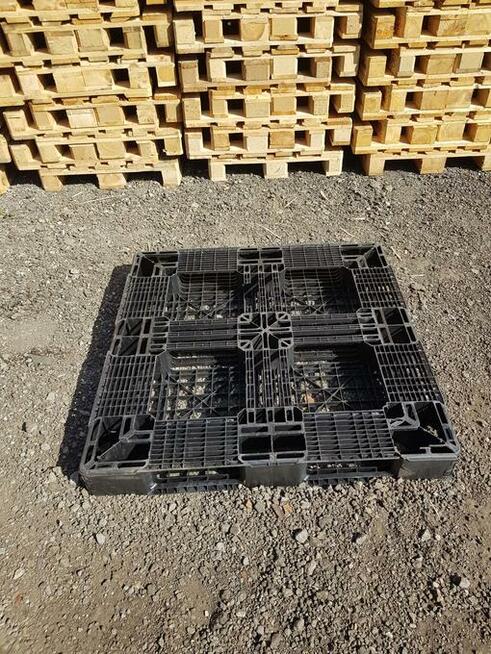 Palety plastikowe 114x114 cm