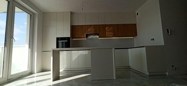 Meble na wymiar / Meble Kuchenne / Szafy Wnękowe Przesuwne /