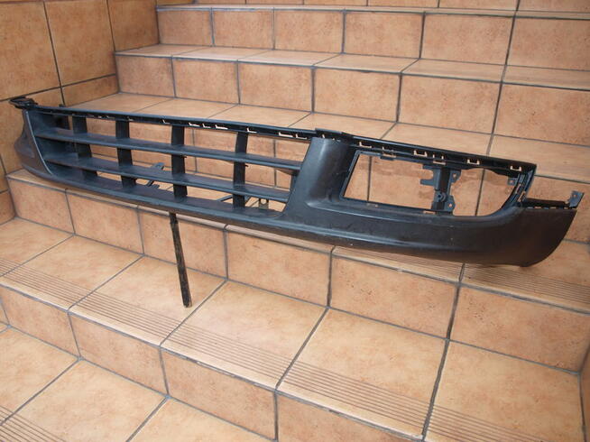 VW Touran zderzak przód (dolna część) 2003 - 2006r