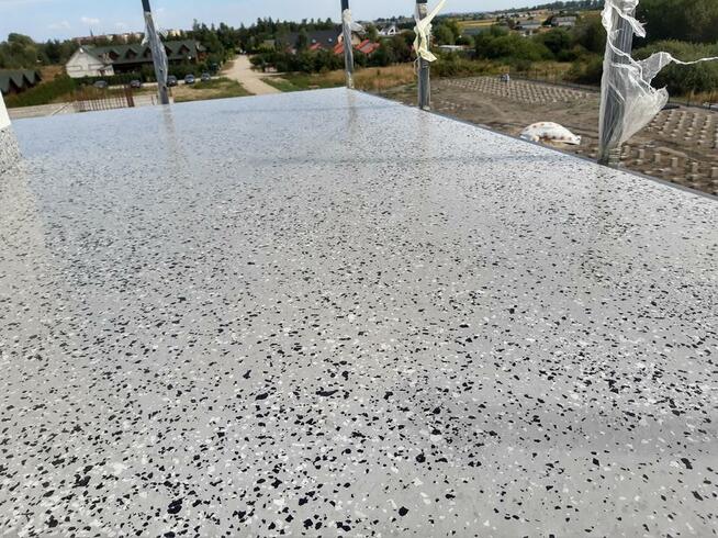 Posadzki żywiczne na balkony, tarasy, schody TROKENSTONE