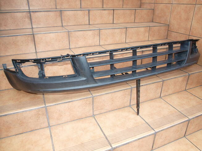 VW Touran zderzak przód (dolna część) 2003 - 2006r