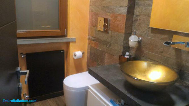 W środkowych Włoszech, w pobliżu miasta sztuki Piza nowoczes