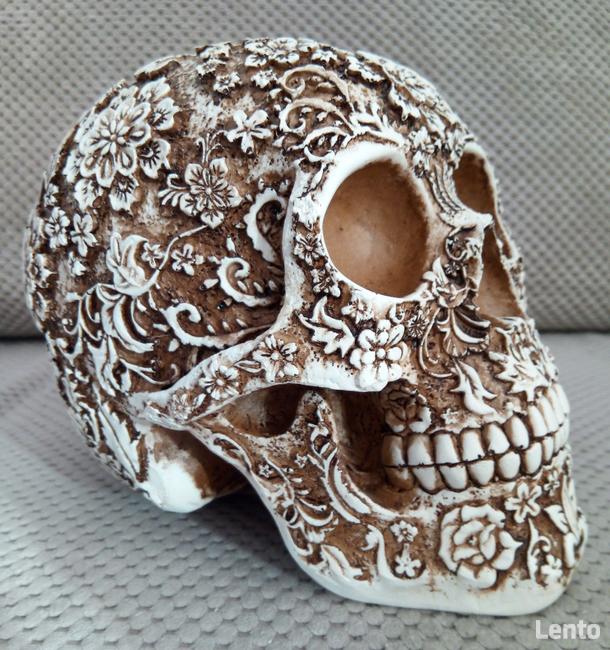 Misternie rzeźbiona duża czaszka kwiaty sweet skull