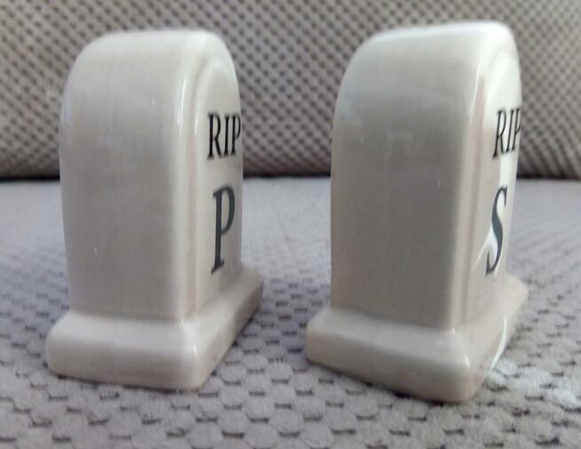 Tombstone nagrobki nagrobek solniczka pieprzniczka