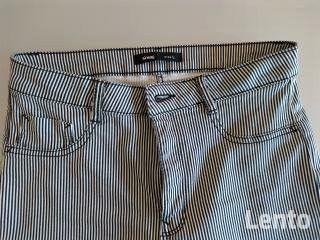 Spodnie w biało- czarne paseczki:) nowe