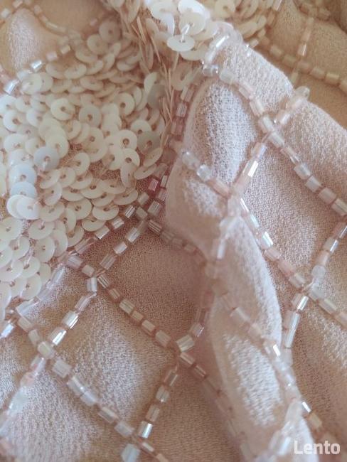 Pudrowa sukienka z cekinami i koralikami :)