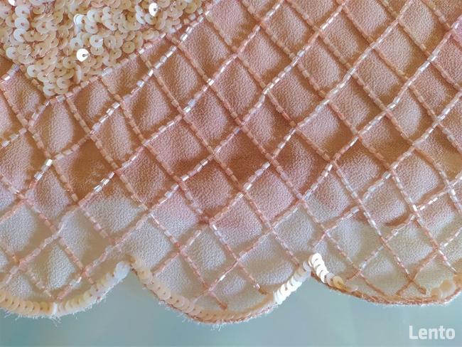 Pudrowa sukienka z cekinami i koralikami :)