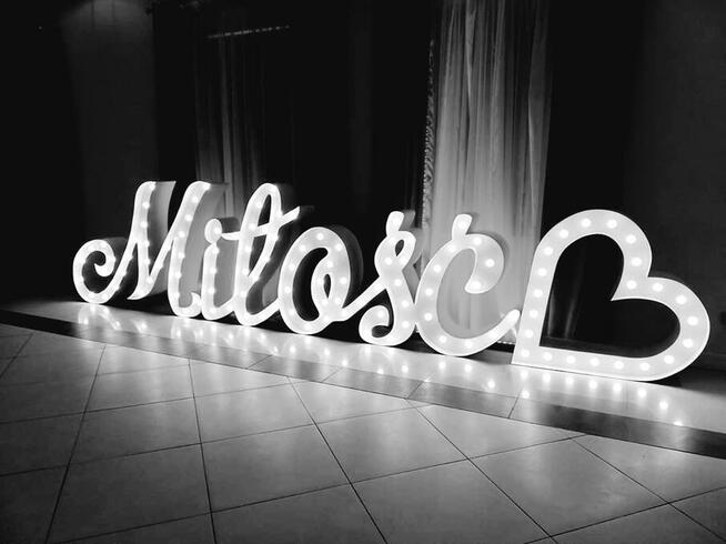 Fotobudka, Napis Miłość