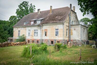 Sprzedam mieszkanie 230 m2,ogród 848 m2 ,garaż, piwnice