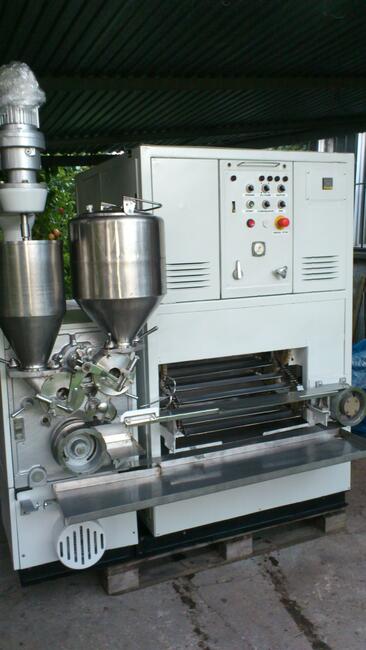 maszyna do pasztecików szczecińskich , automat