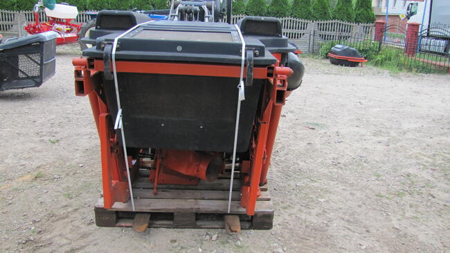 Kosz do traktora kosiarki Kubota z turbiną