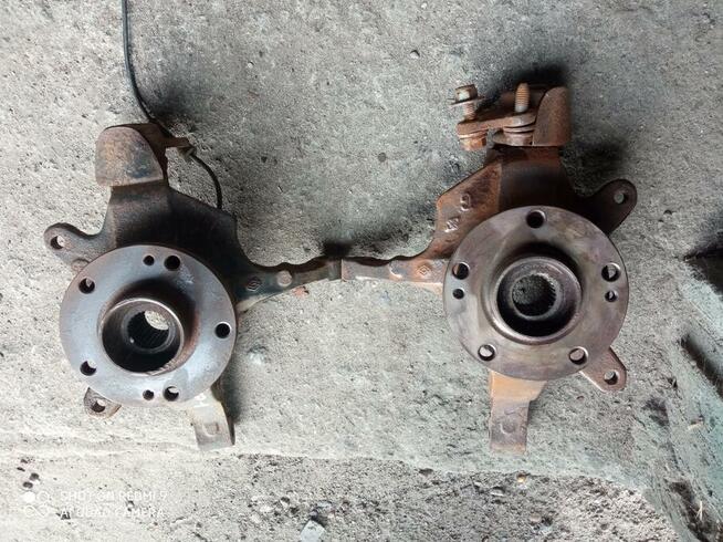 Zwrotnica piasta koła przedniego renault laguna ll