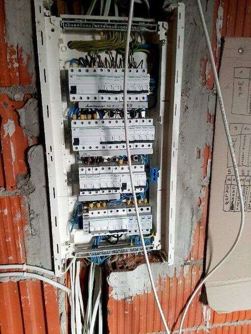 Usługi elektryczne - instalacje, montaż, naprawa