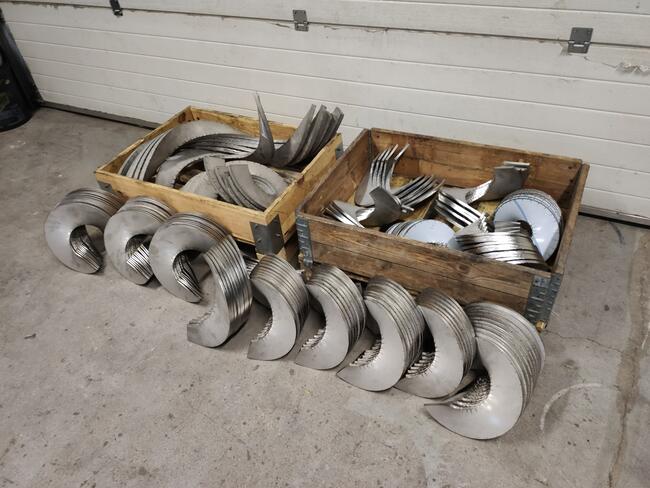 Pióra ślimaka, wały ślimakowe, zwoje żmijka wstęga spirala