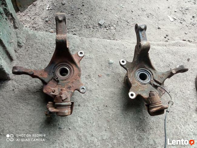 Zwrotnica piasta koła przedniego renault laguna ll