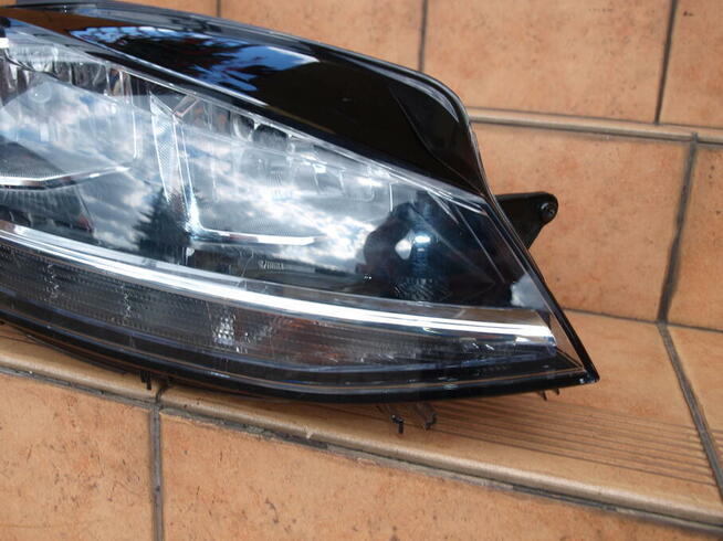 VW Golf 7 lampa prawa przód (zwykła) 2017 - 2020r