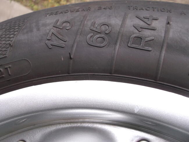 Felgi aluminiowe z oponami w bardzo dobrym stanie. 175x65x14